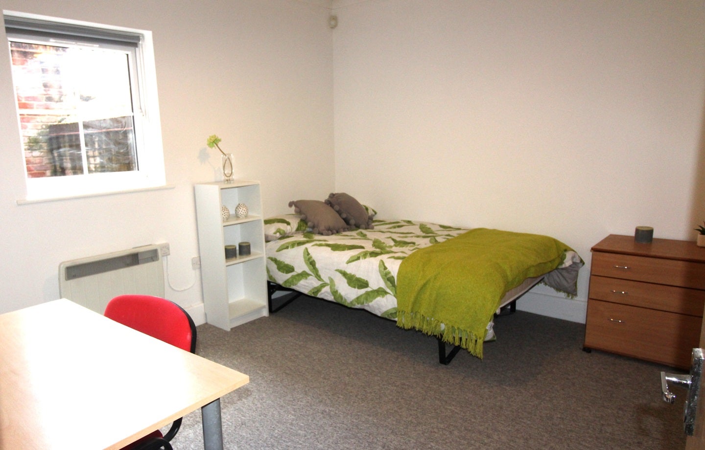 Flat Barfield Close in Winchester