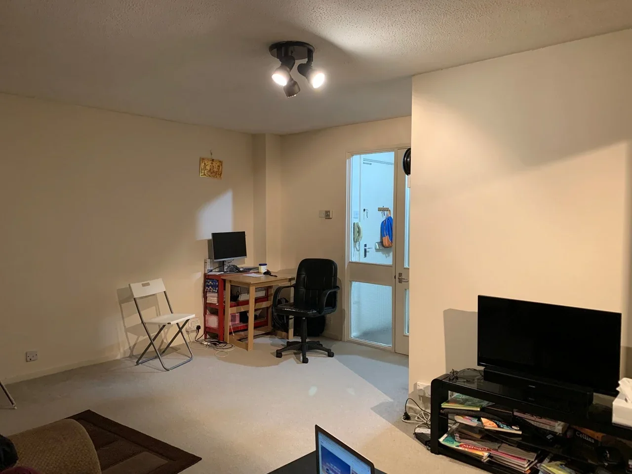 Flat Garrick Crescent in Greater London
