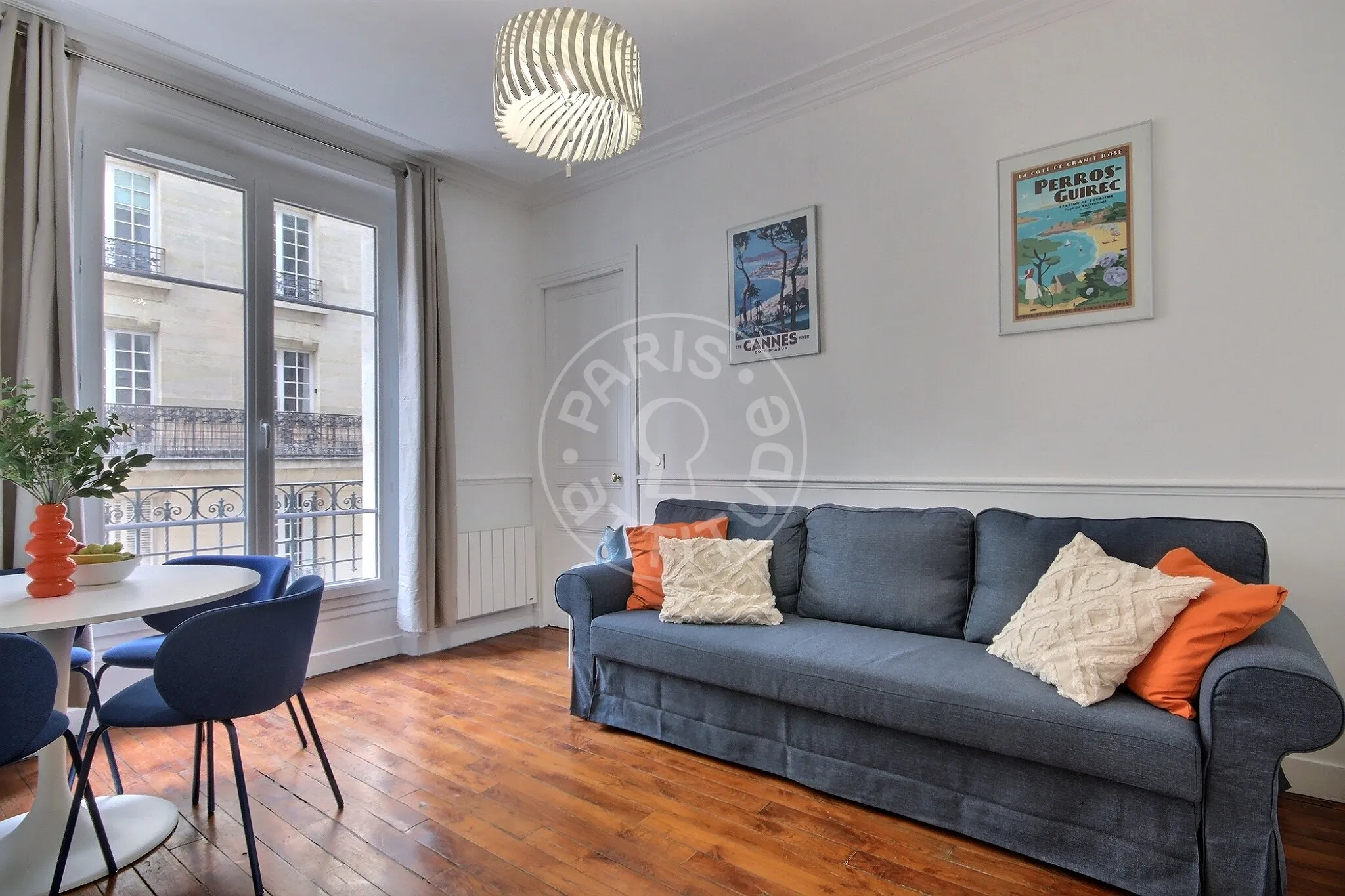 Flat Rue de Plélo in Paris
