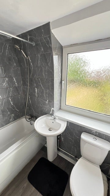 Room Lower House Crescent in Bristol