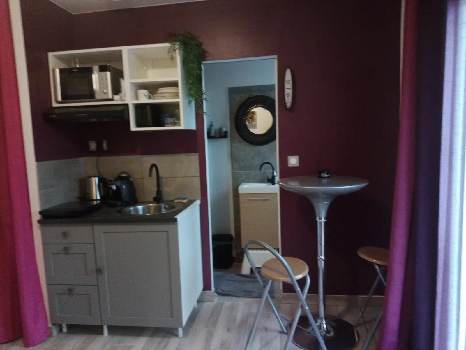 Room Impasse de Nycasse in Bias