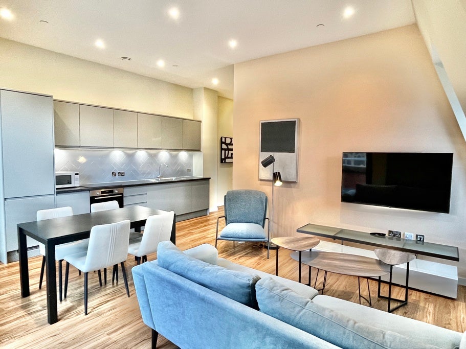 Flat Albion Place in Leeds