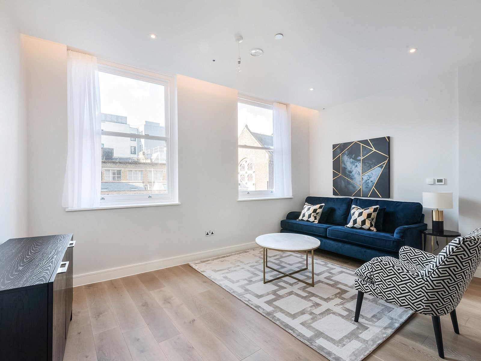 Flat Maiden Lane in City of Westminster