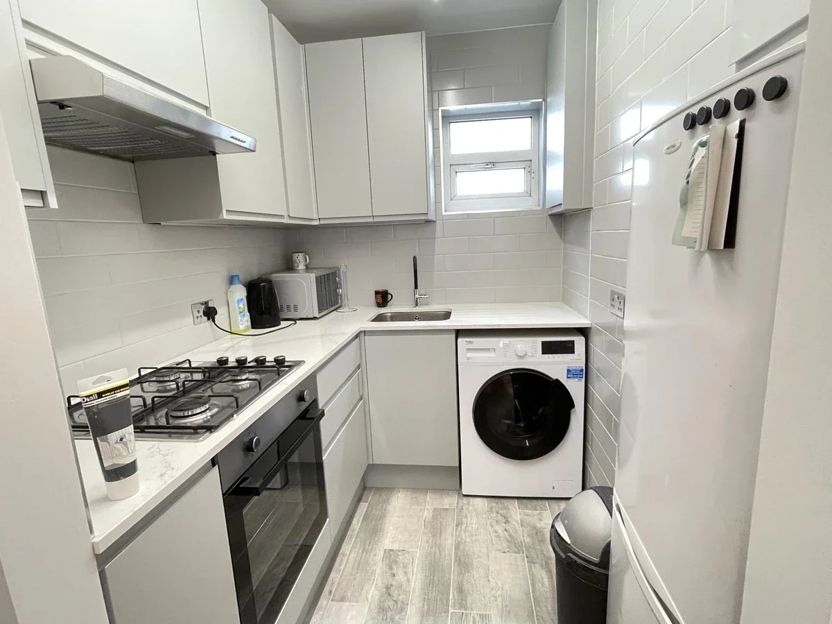 Flat Radley Mews in Greater London