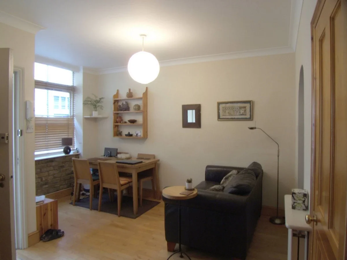 Flat Radley Mews in Greater London