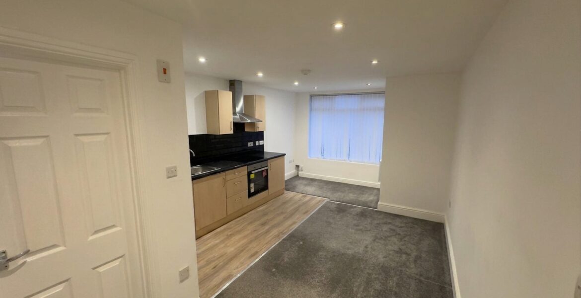 Flat Harehills Lane in Leeds