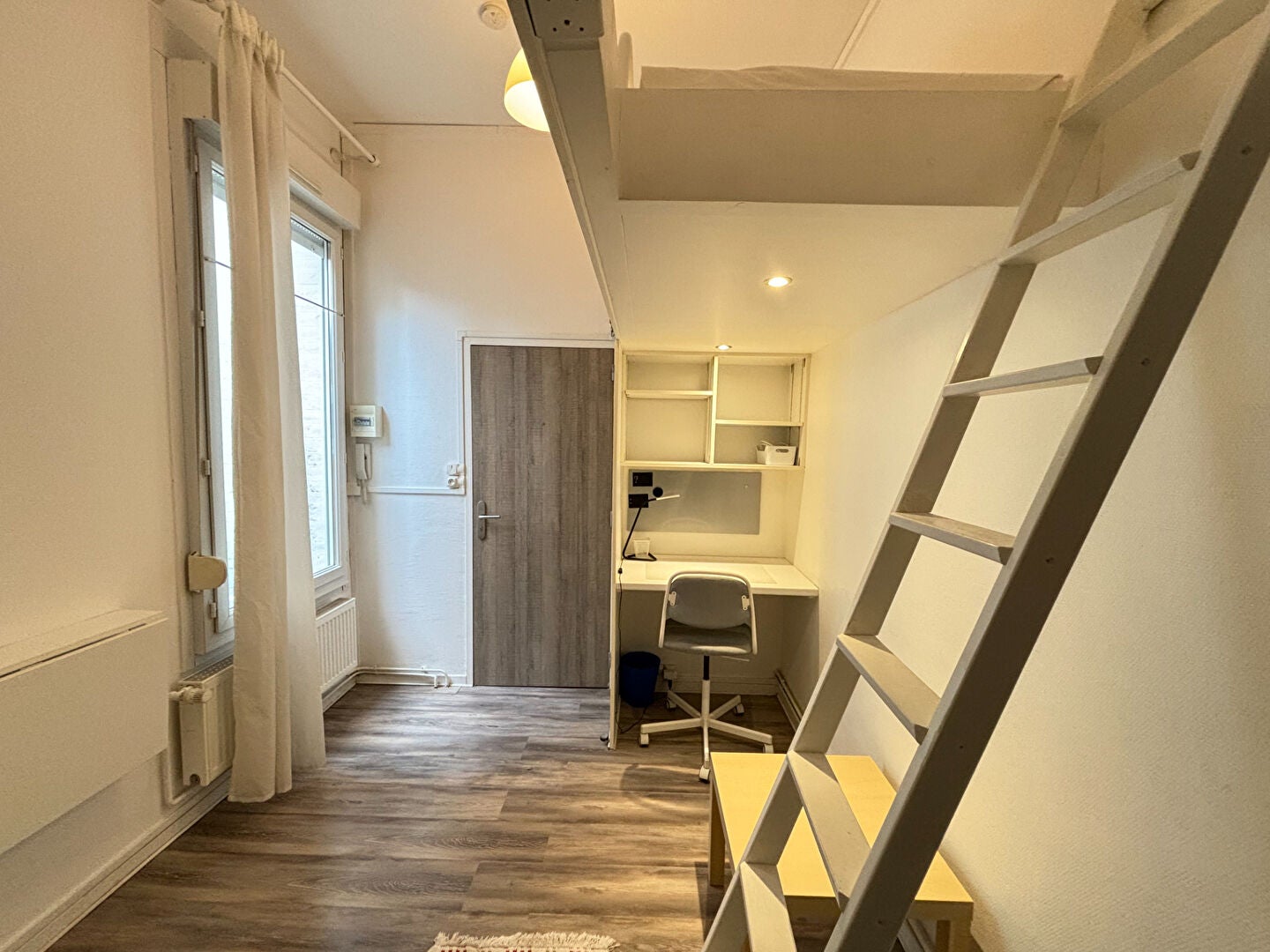 Room Rue Chabaud in Reims