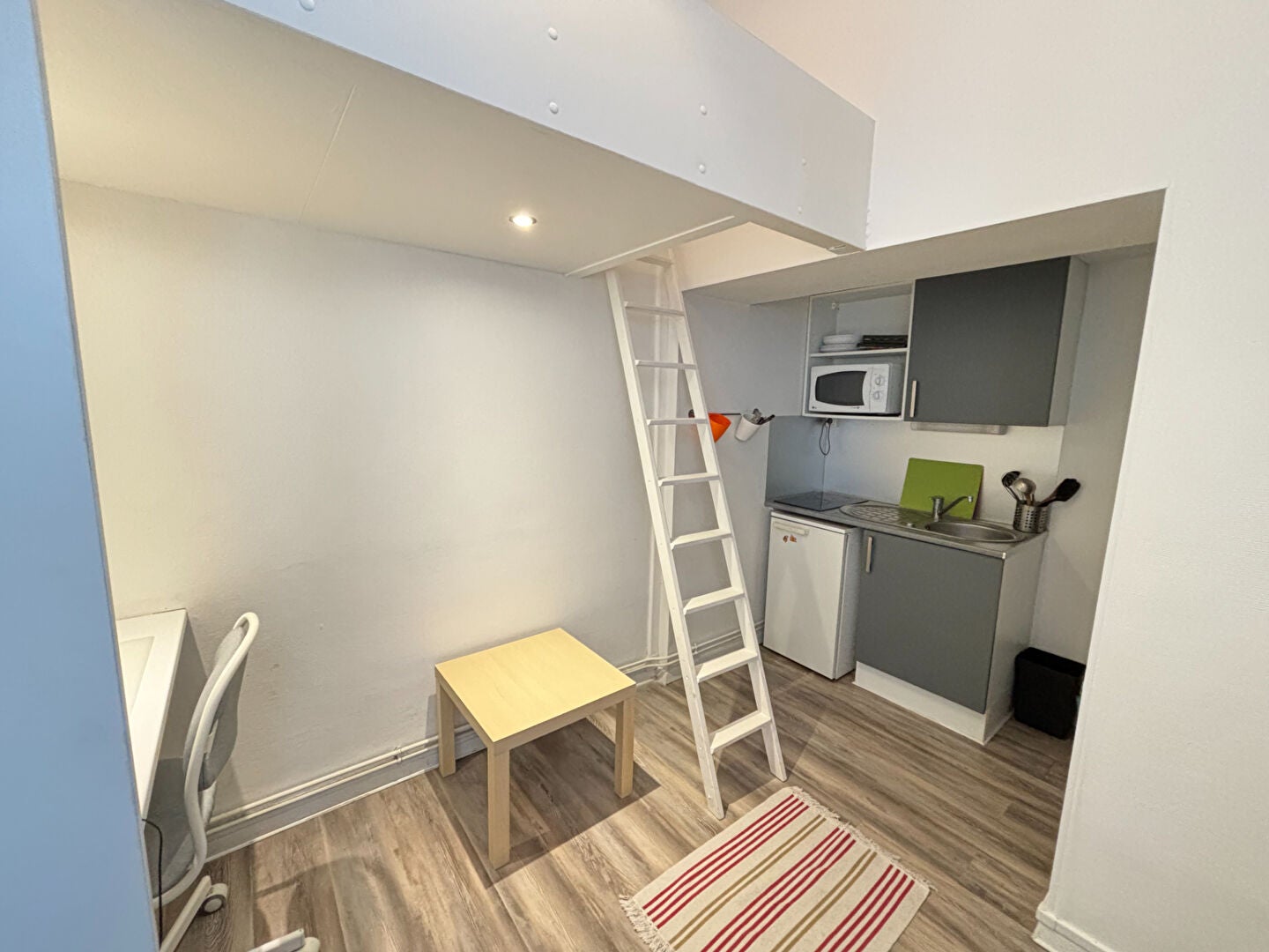 Chambre Rue Chabaud à Reims