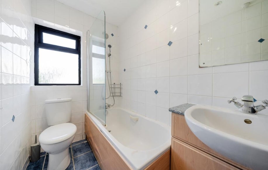 Flat Woodley Green in Woodley