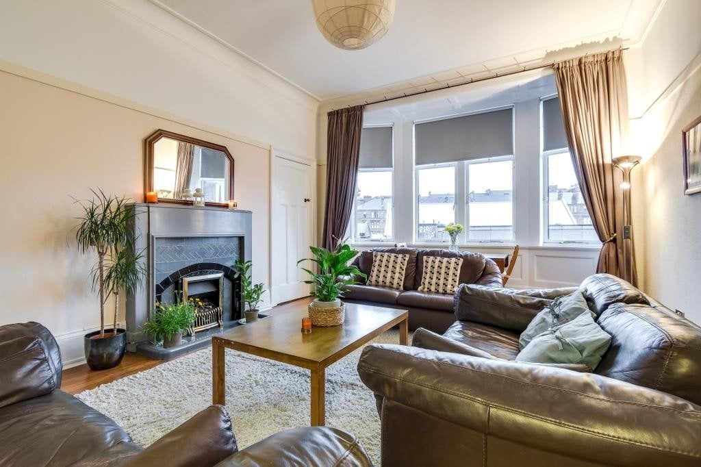 Flat Byres Road in Glasgow