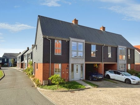 House Sandpiper Row in Ashford