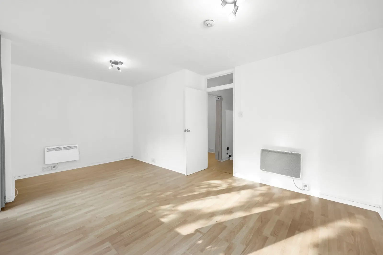 Flat Park Village Mews in Greater London