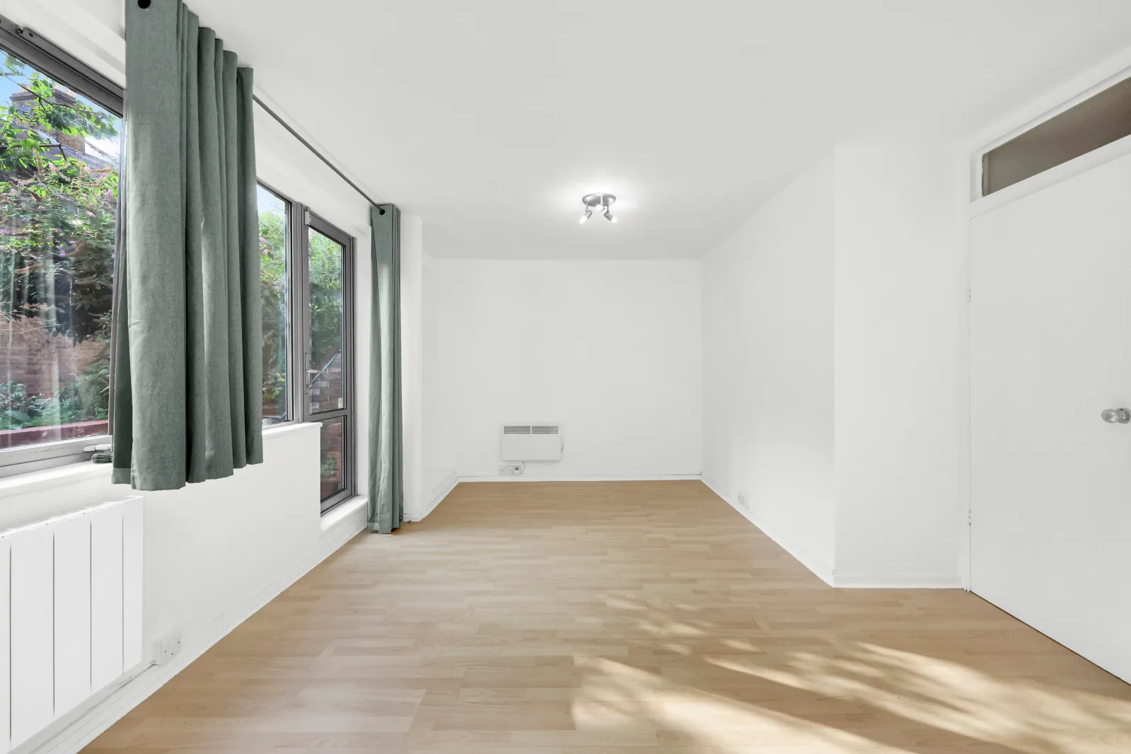 Flat Park Village Mews in Greater London