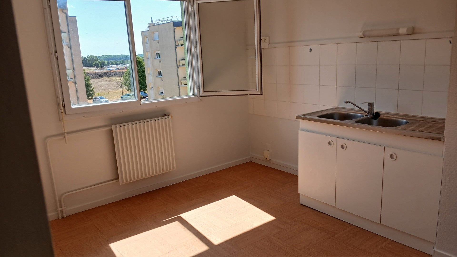 Flat Rue Jules Verne in Saint-Laurent-sur-Saône