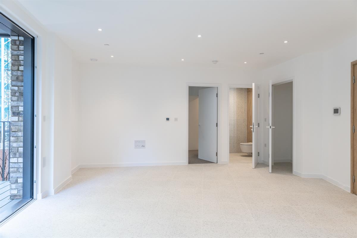 Flat Cendal Crescent in Greater London