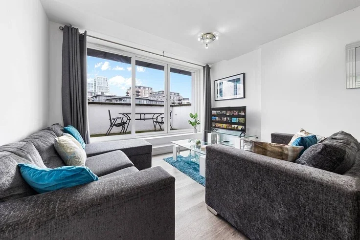 Flat Point Pleasant in Greater London
