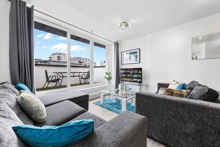 Flat Point Pleasant in Greater London