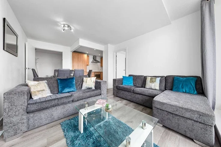 Flat Point Pleasant in Greater London