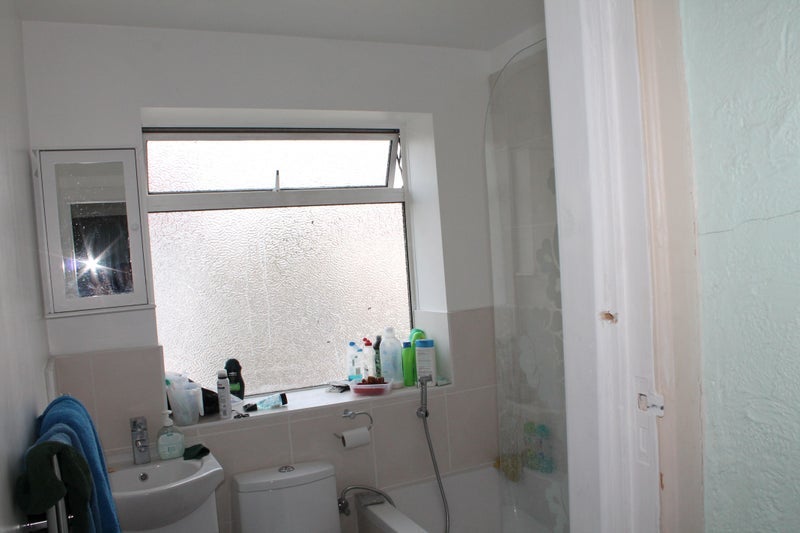 Room Sudbury Avenue in Greater London