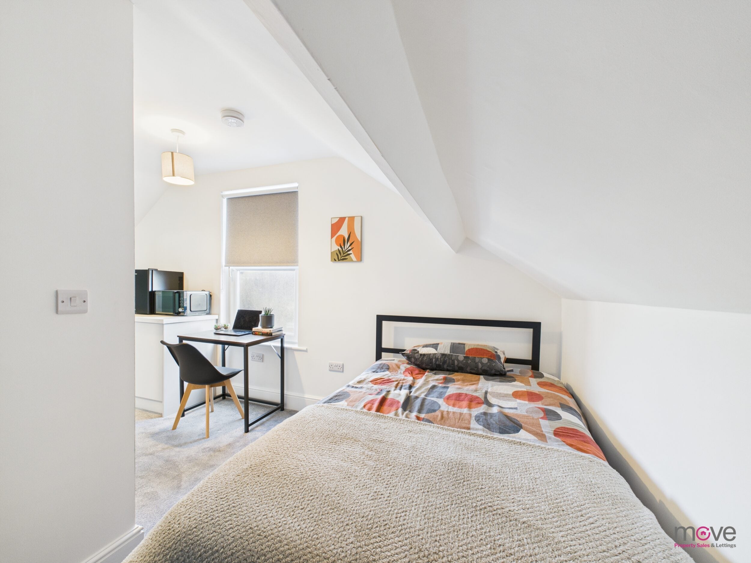 Room Bristol Road in Gloucester