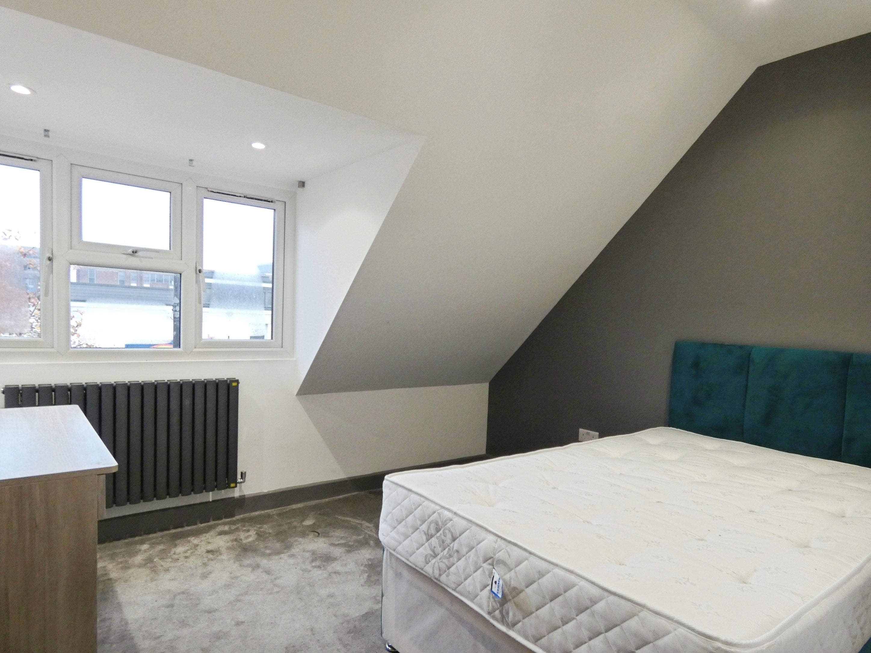 Flat Beddington Gardens in Greater London