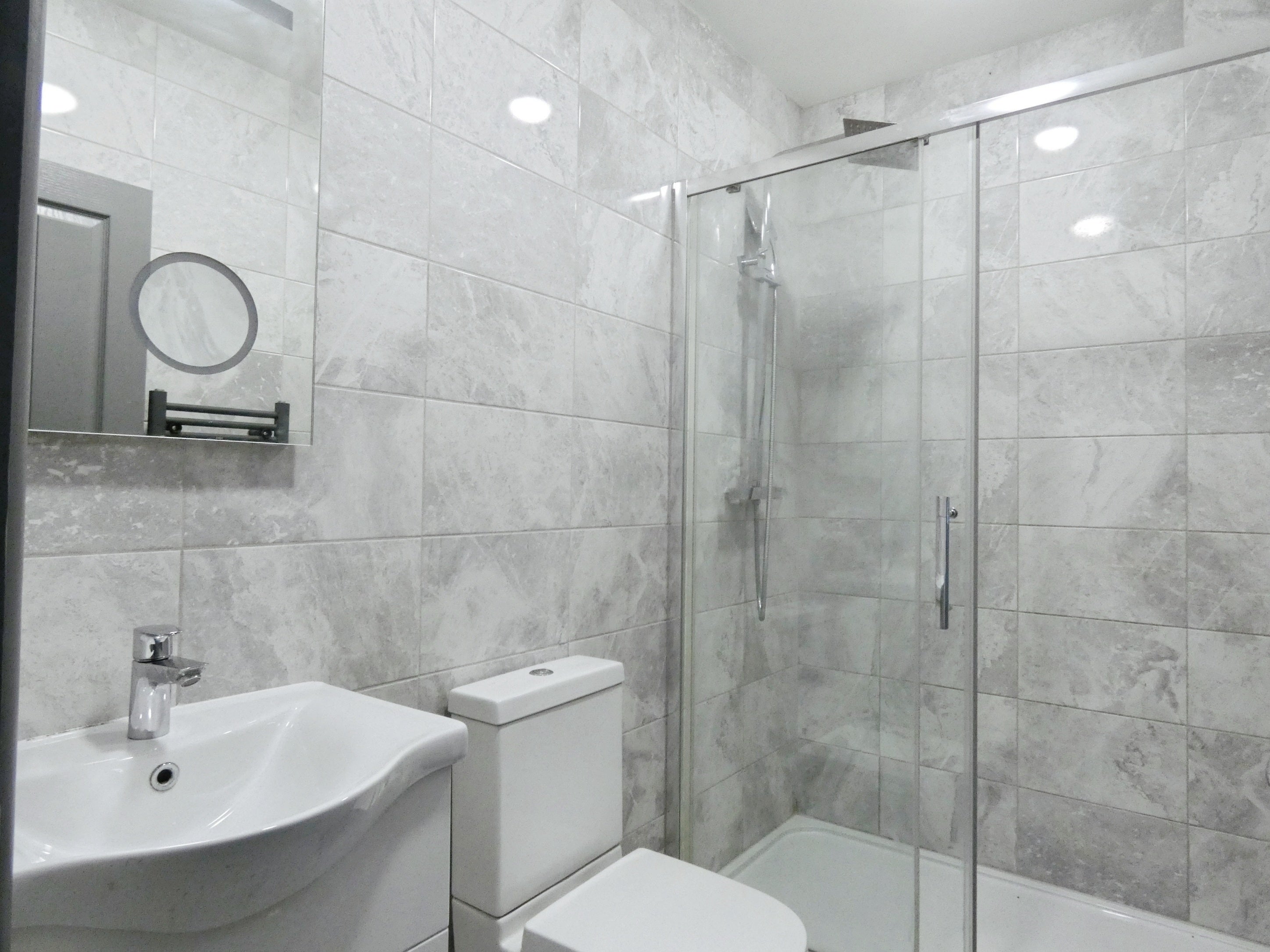 Flat Beddington Gardens in Greater London