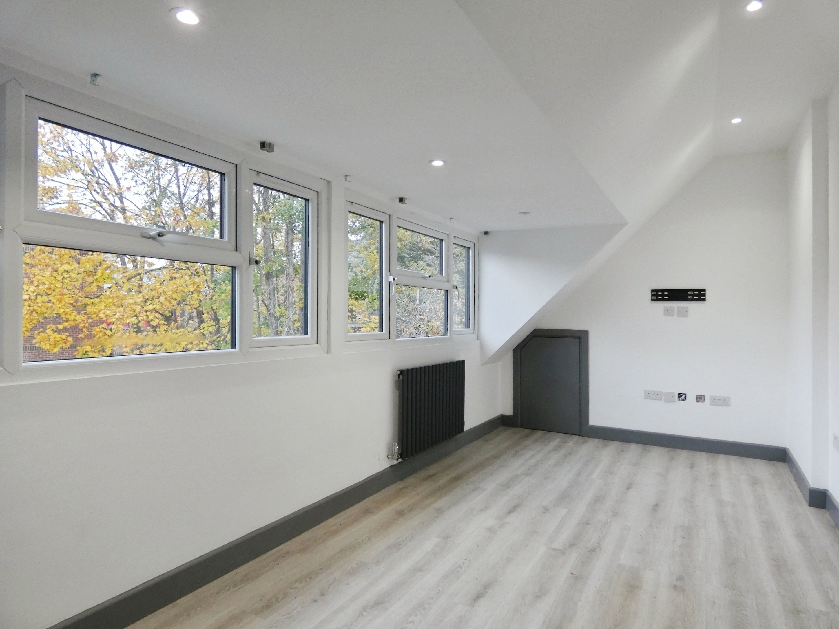 Flat Beddington Gardens in Greater London