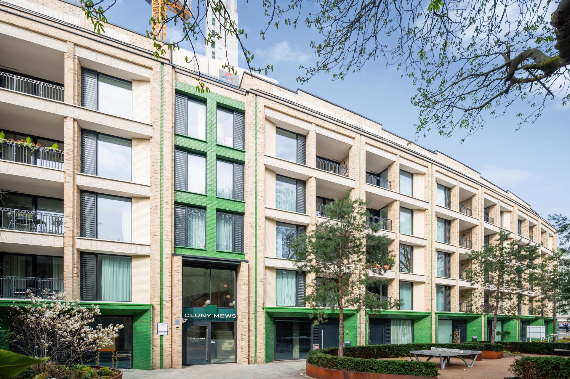 Flat Cluny Mews in Greater London