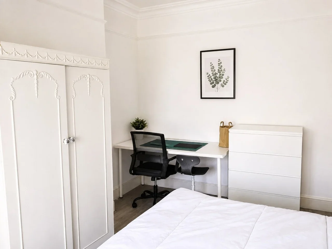 Room Babington Road in Greater London