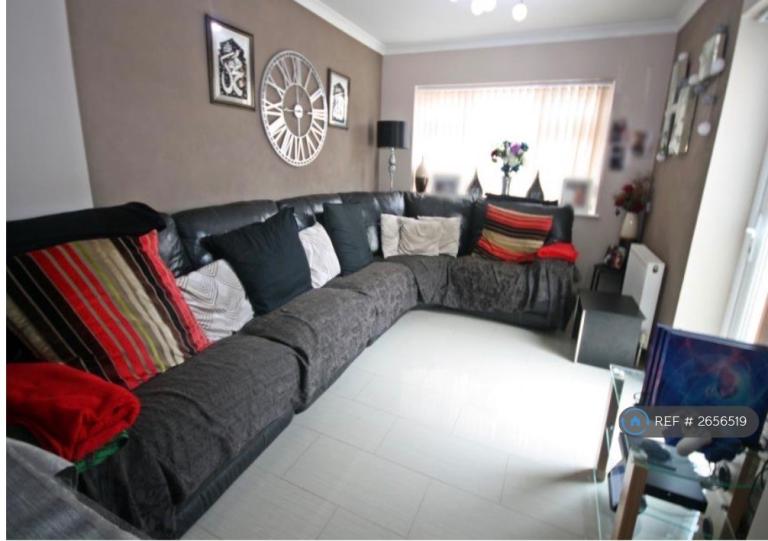 House Stormount Drive in Greater London