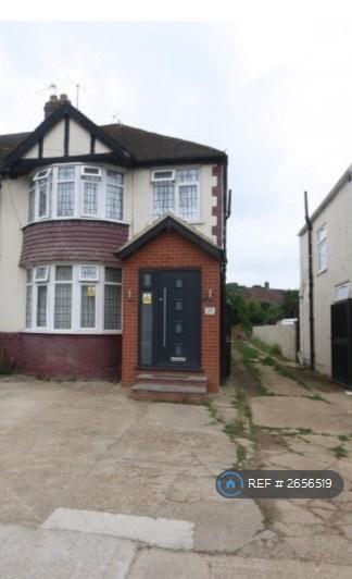 House Stormount Drive in Greater London