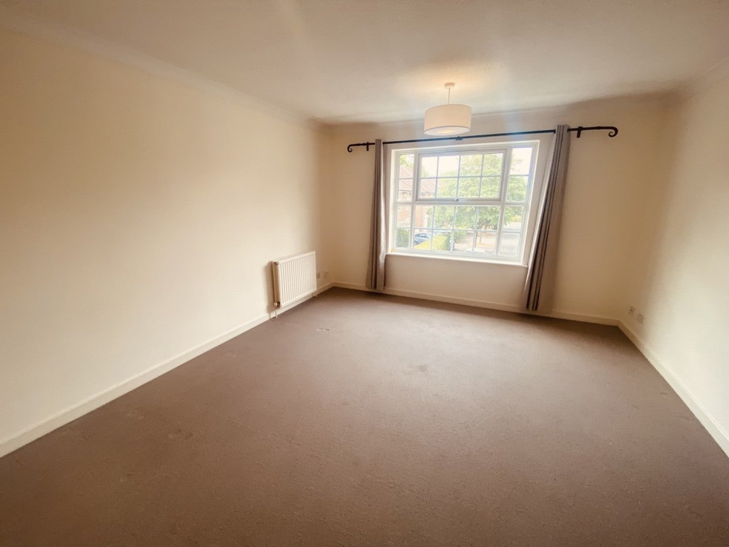 Flat Parkway Gardens in Welwyn Hatfield