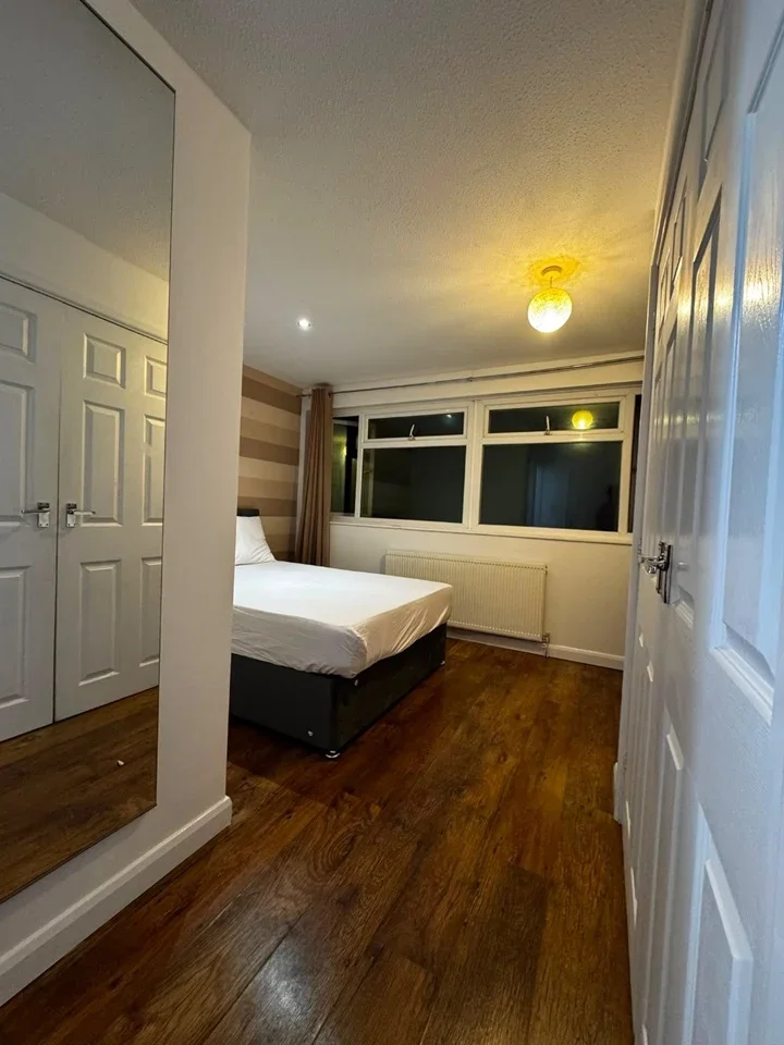 Room Stonecrop Place in Milton Keynes