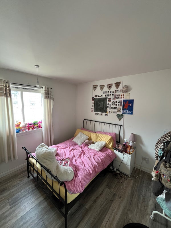 Room Croftfoot Street in Glasgow