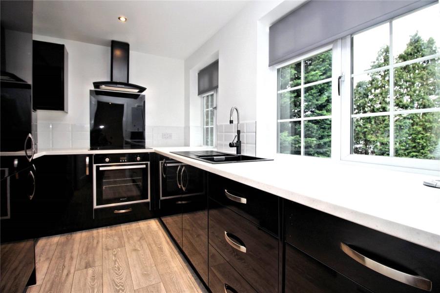 Flat Mount Hermon Road in Woking