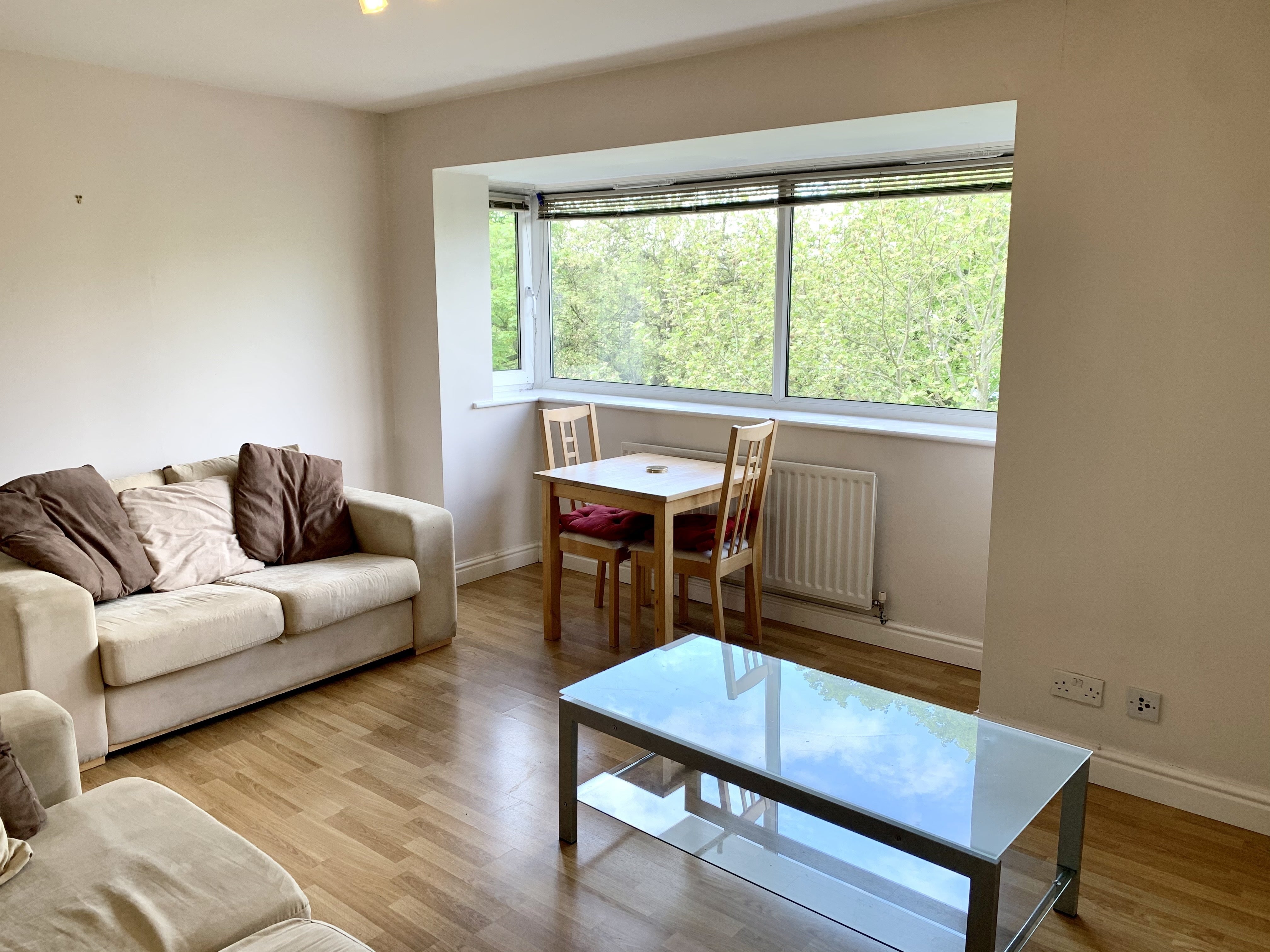 Flat Whiteoak Road in Manchester