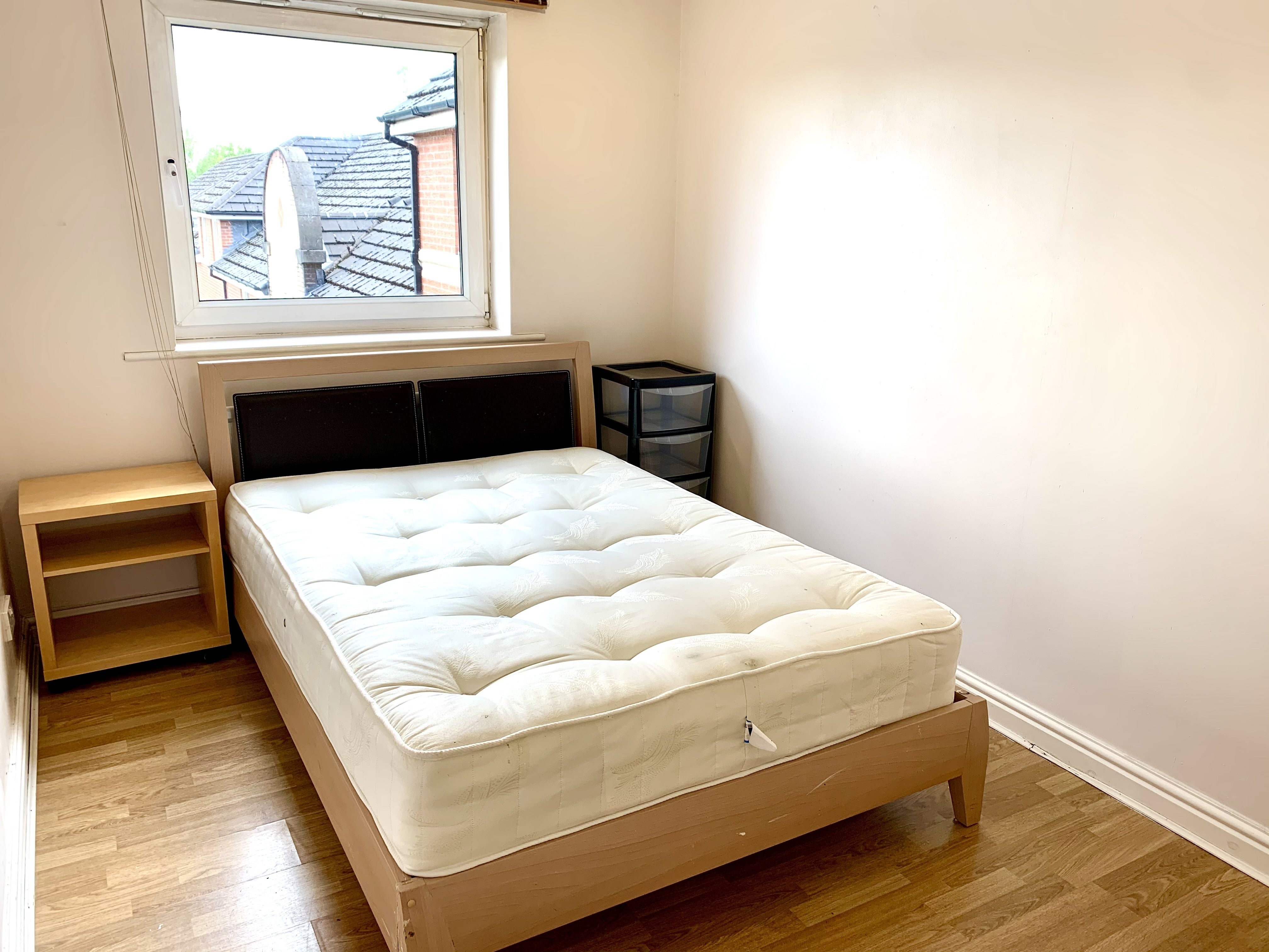 Flat Whiteoak Road in Manchester