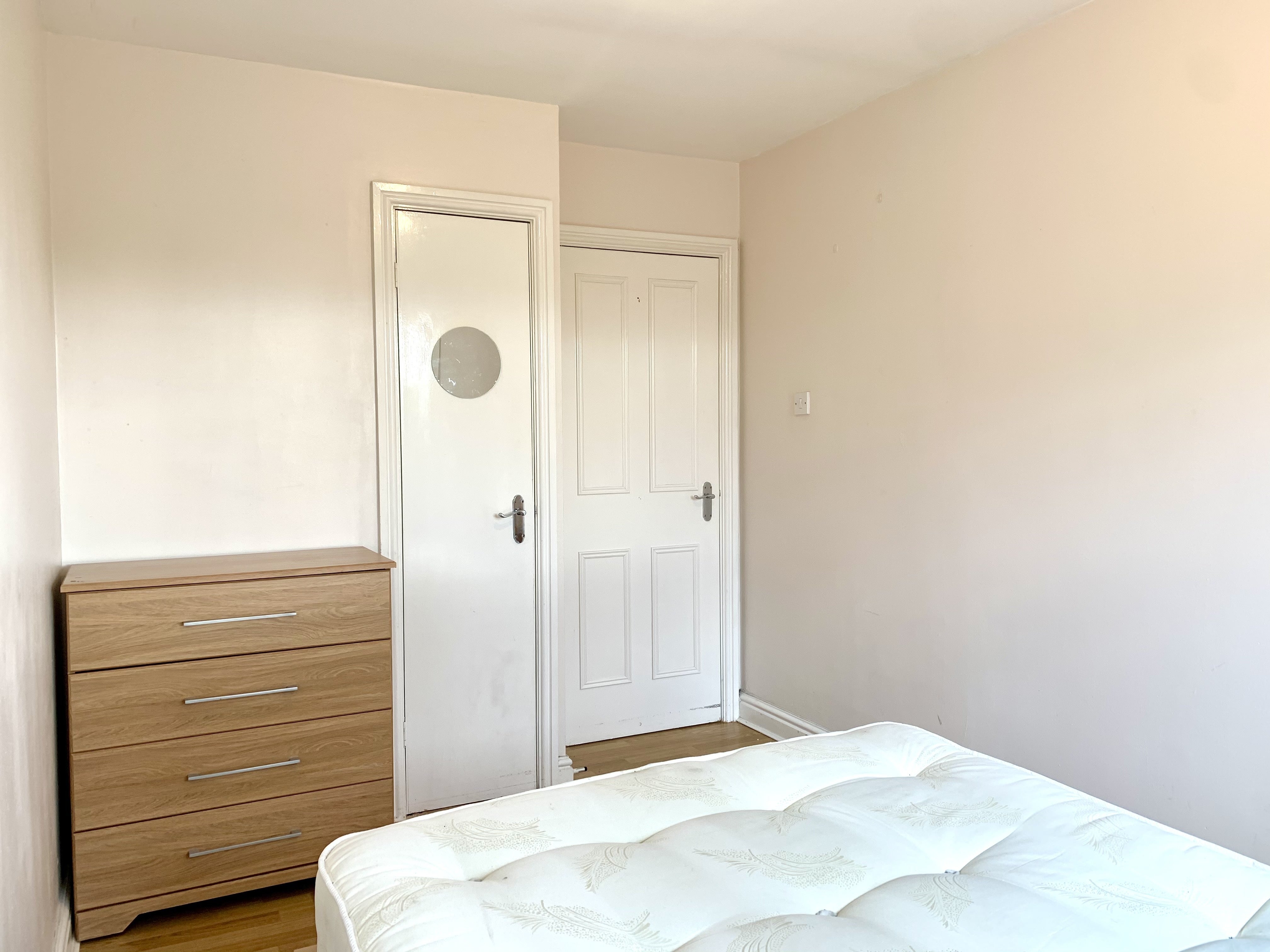 Flat Whiteoak Road in Manchester