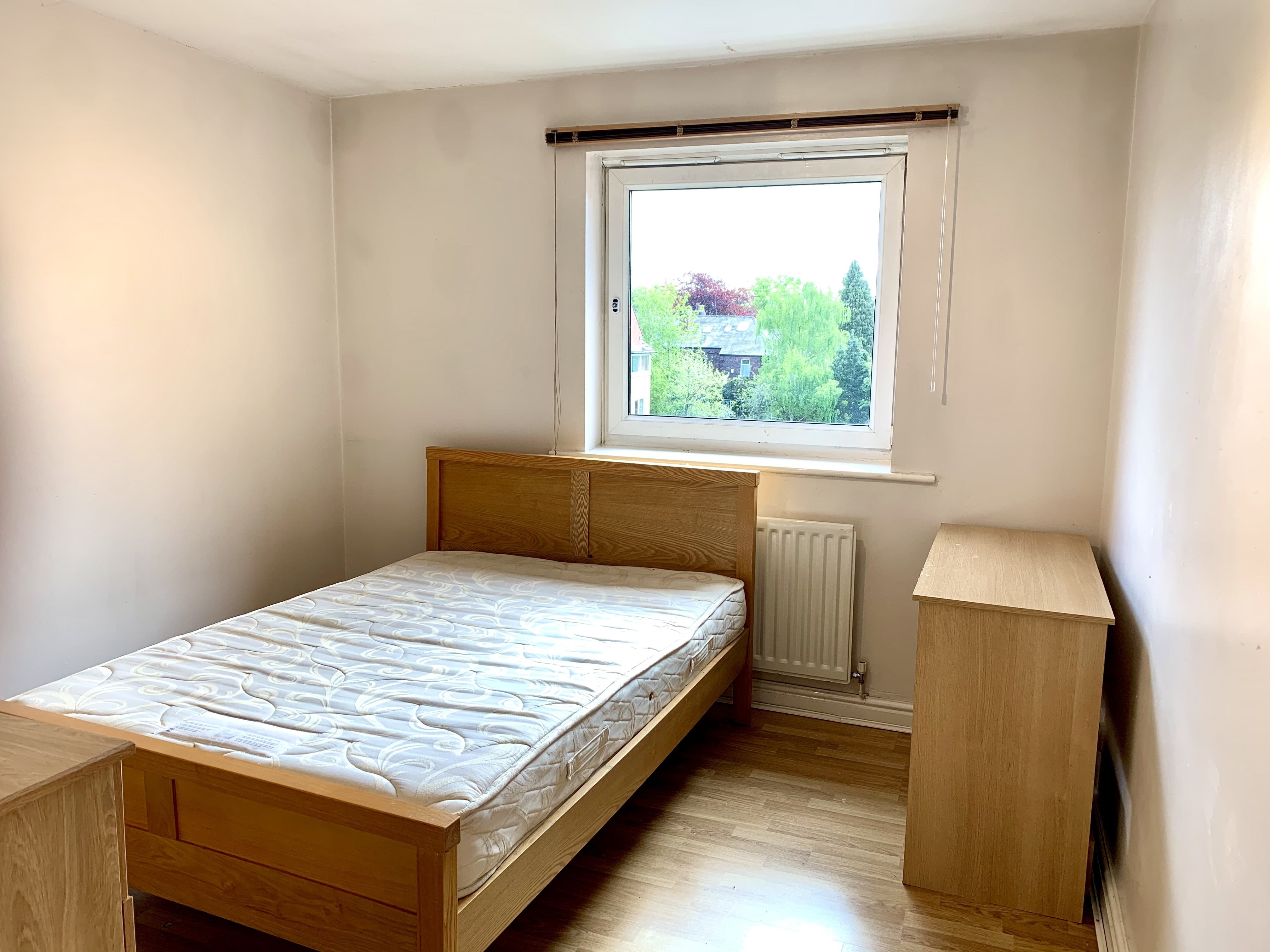 Flat Whiteoak Road in Manchester