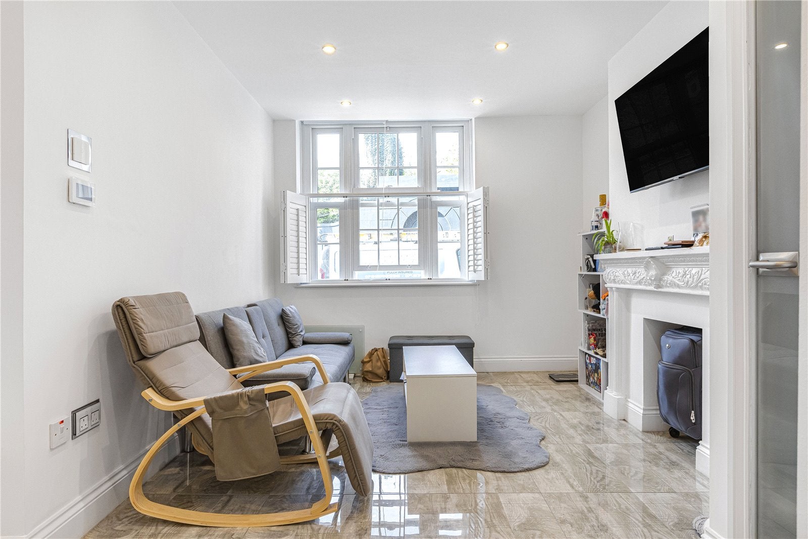Flat Newell Street in Greater London