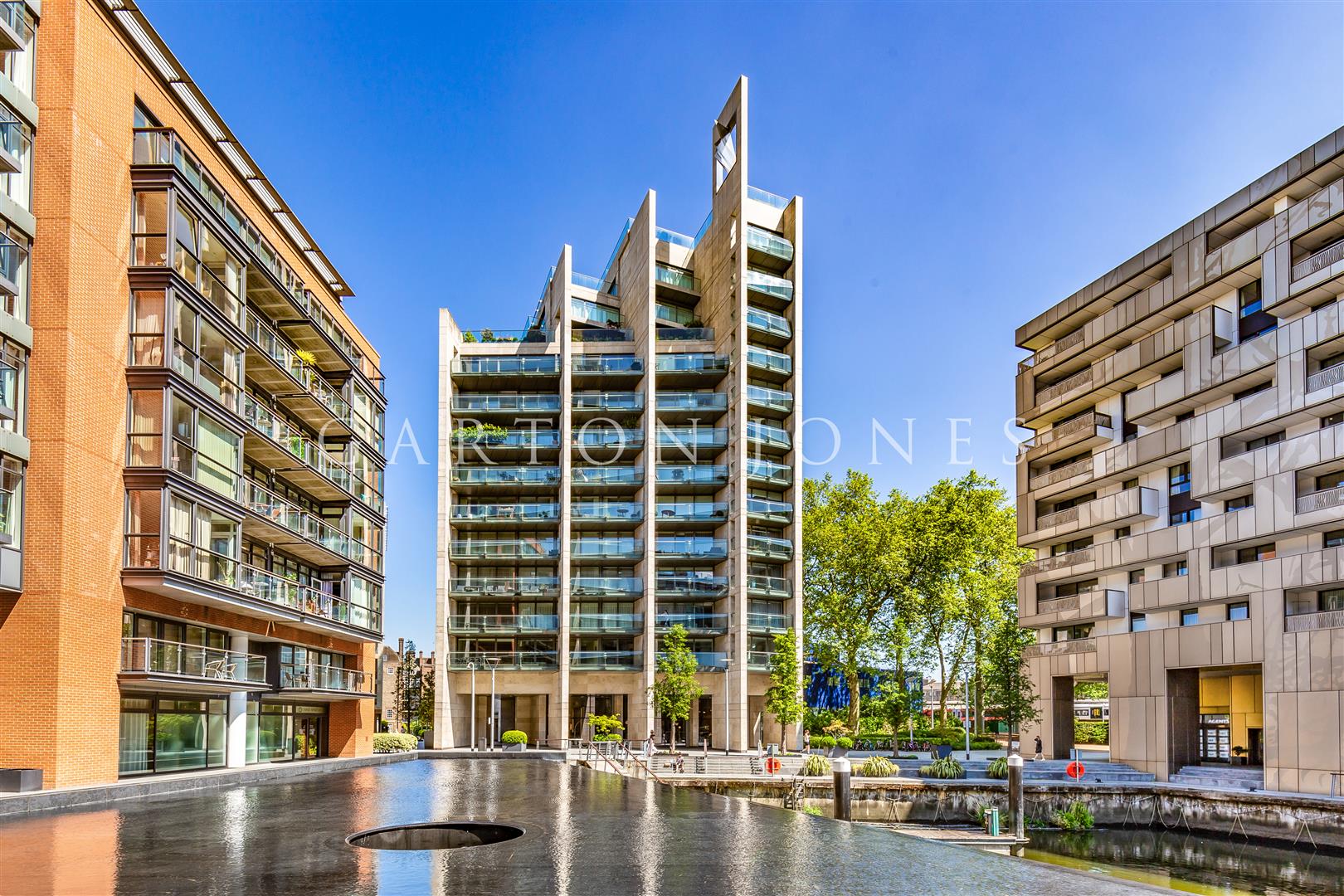 Flat Gatliff Road in City of Westminster