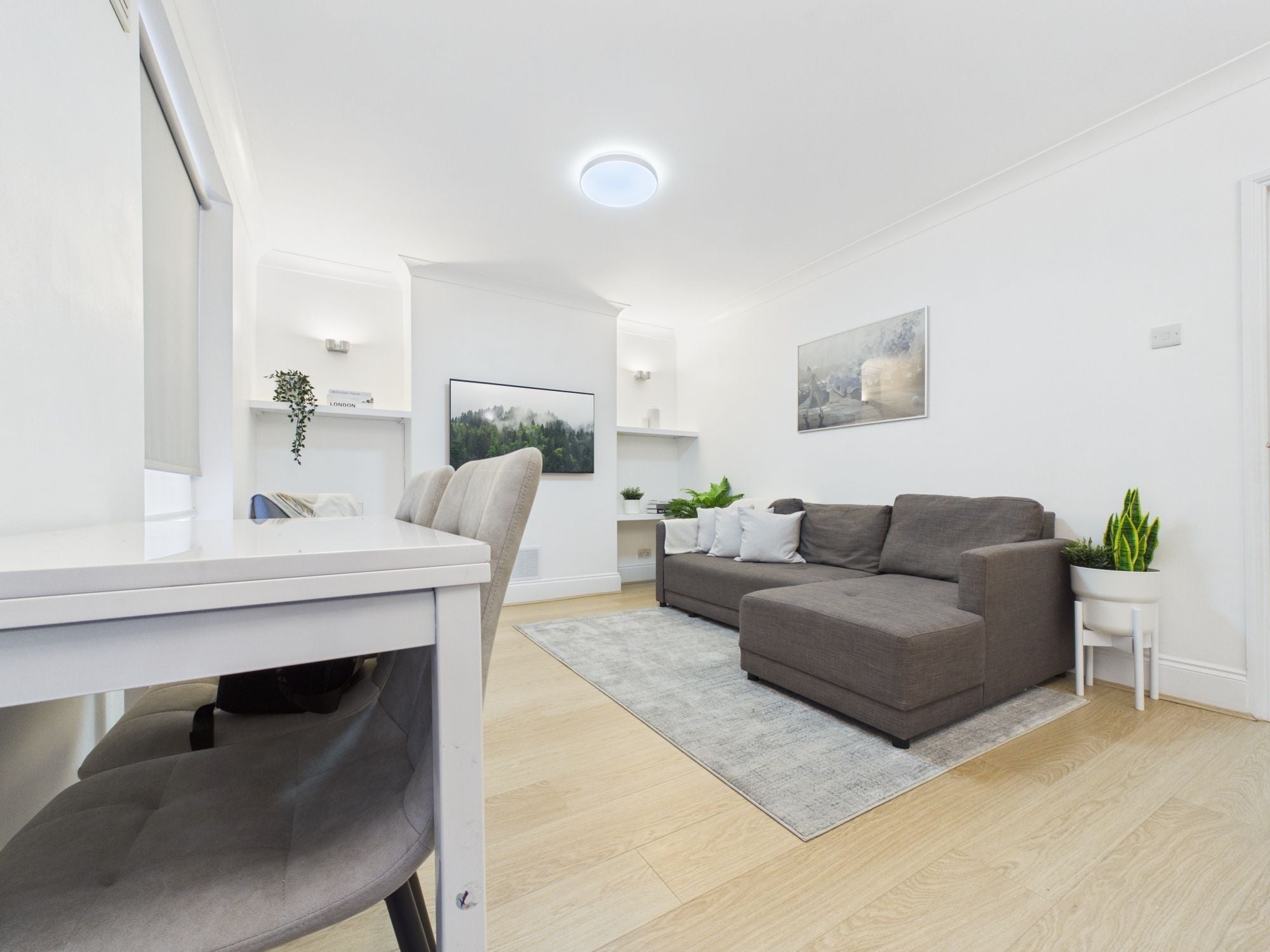 Flat Copenhagen Place in Greater London