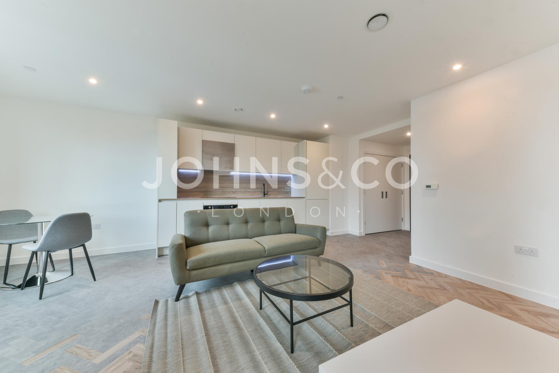 Flat Gillender Street in Greater London