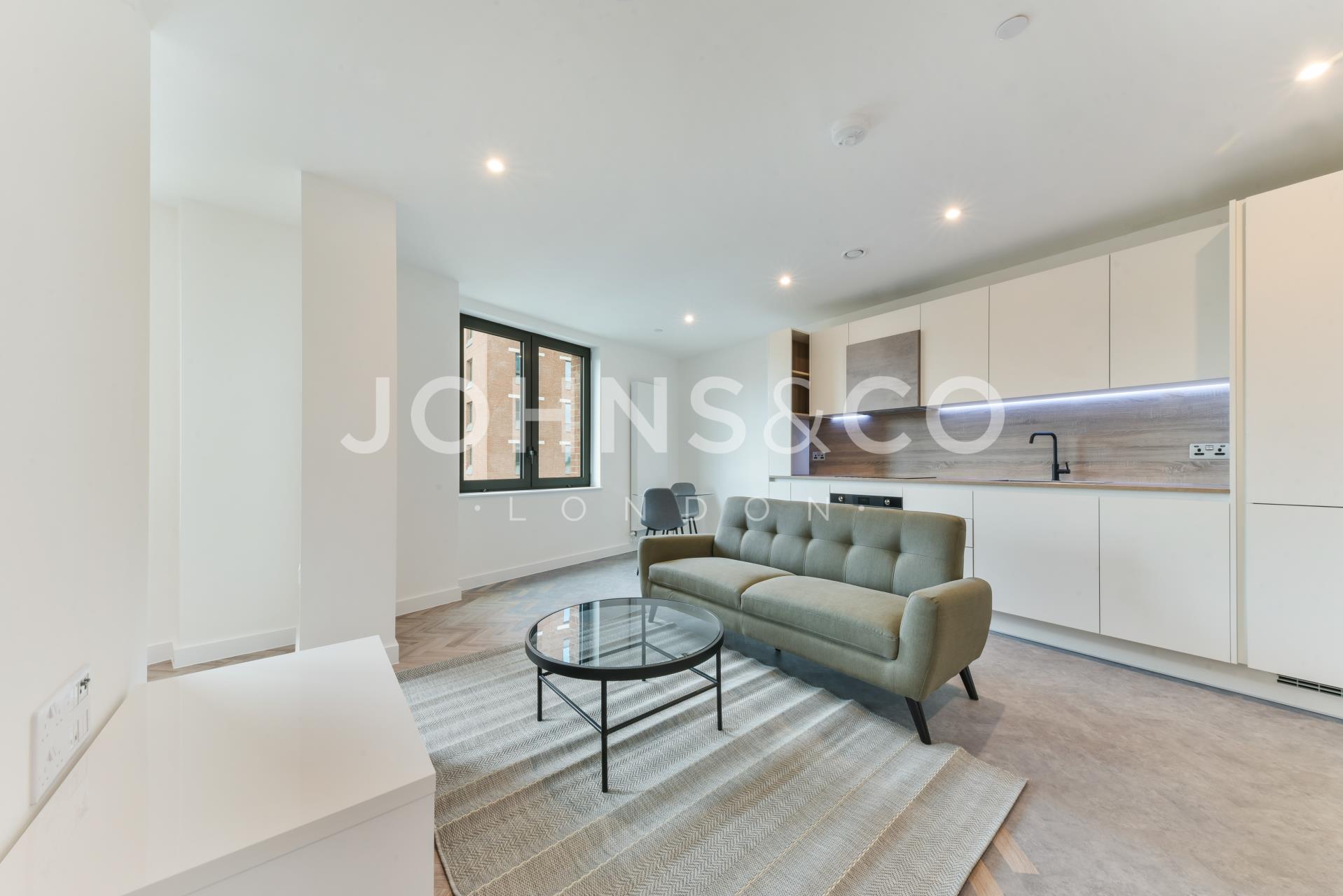 Flat Gillender Street in Greater London