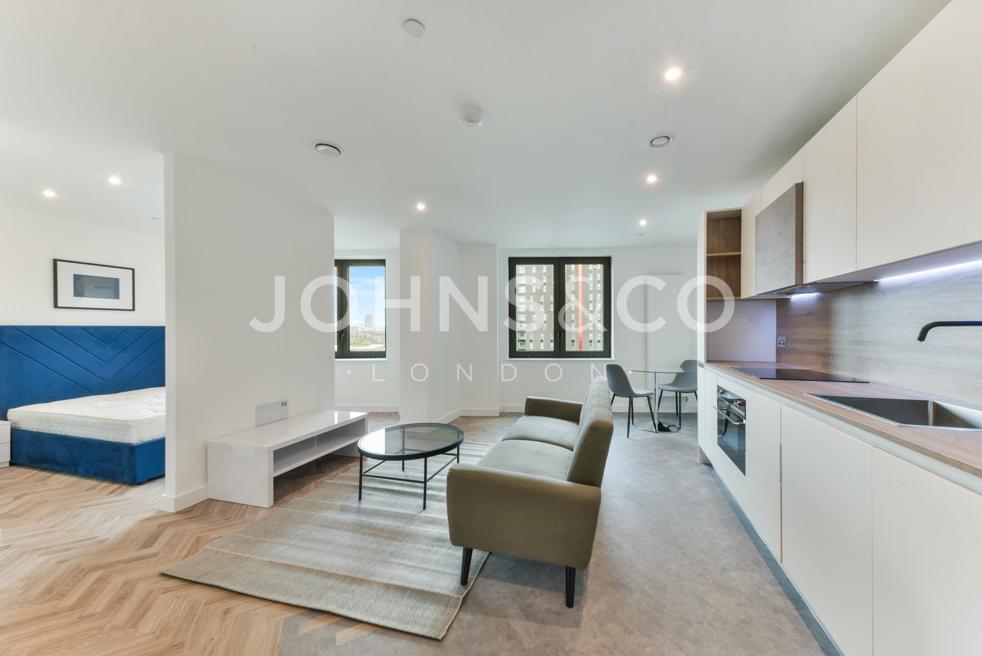 Flat Gillender Street in Greater London