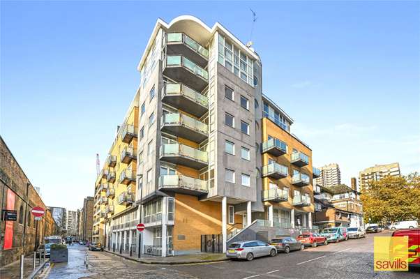 Flat Artichoke Hill in Greater London