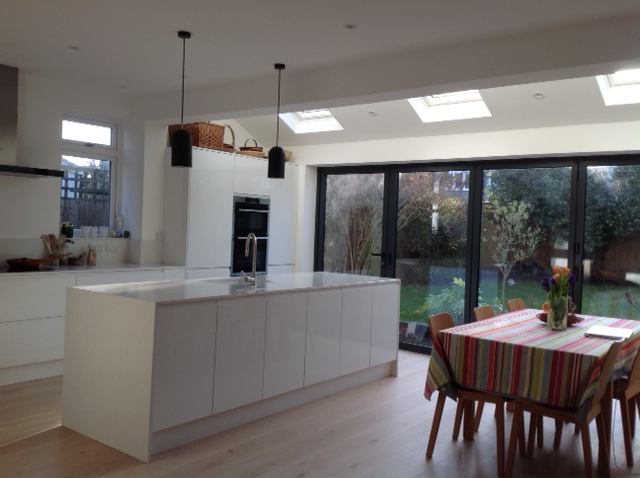 Room Glennie Road in Greater London