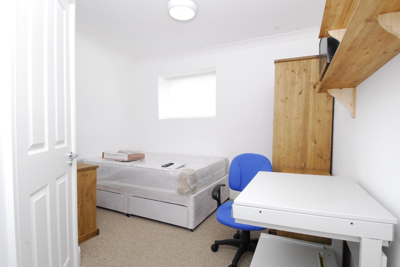 Room North Hill in Plymouth