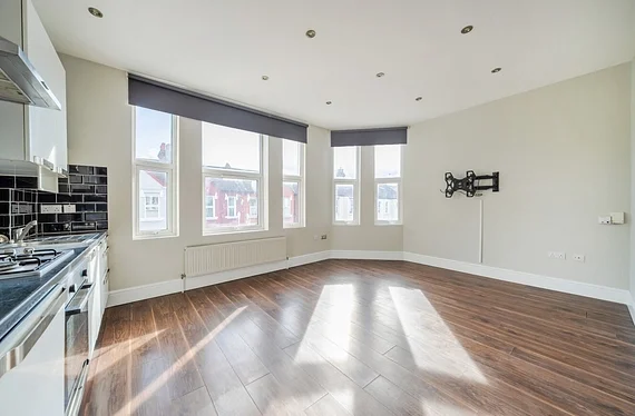 Flat Grenfell Road in Greater London