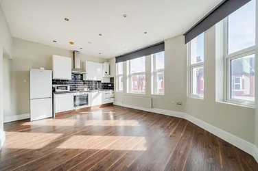 Flat Grenfell Road in Greater London